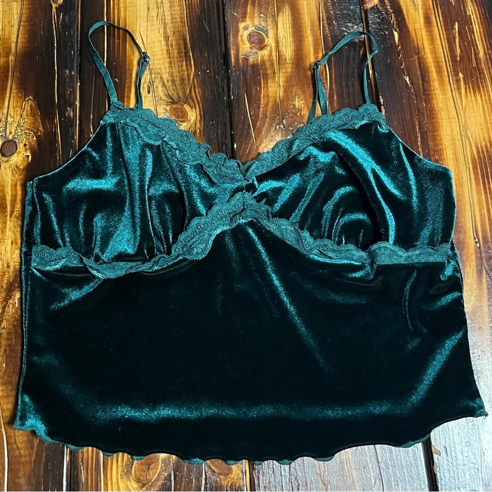 Green velvet cropped tank top with lace accents.